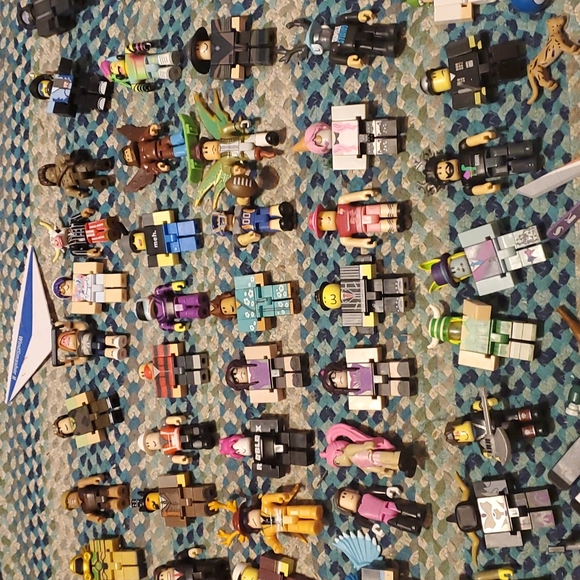 Roblox figure lot @ lisal1995 - Picture 3 of 7